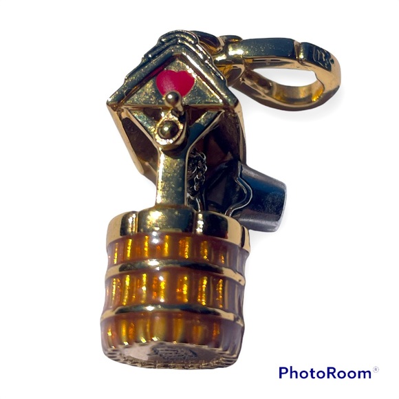 Wishing Well Juicy Charm Collectible and Retired Juicy Couture. Fully Working. - Picture 5 of 6